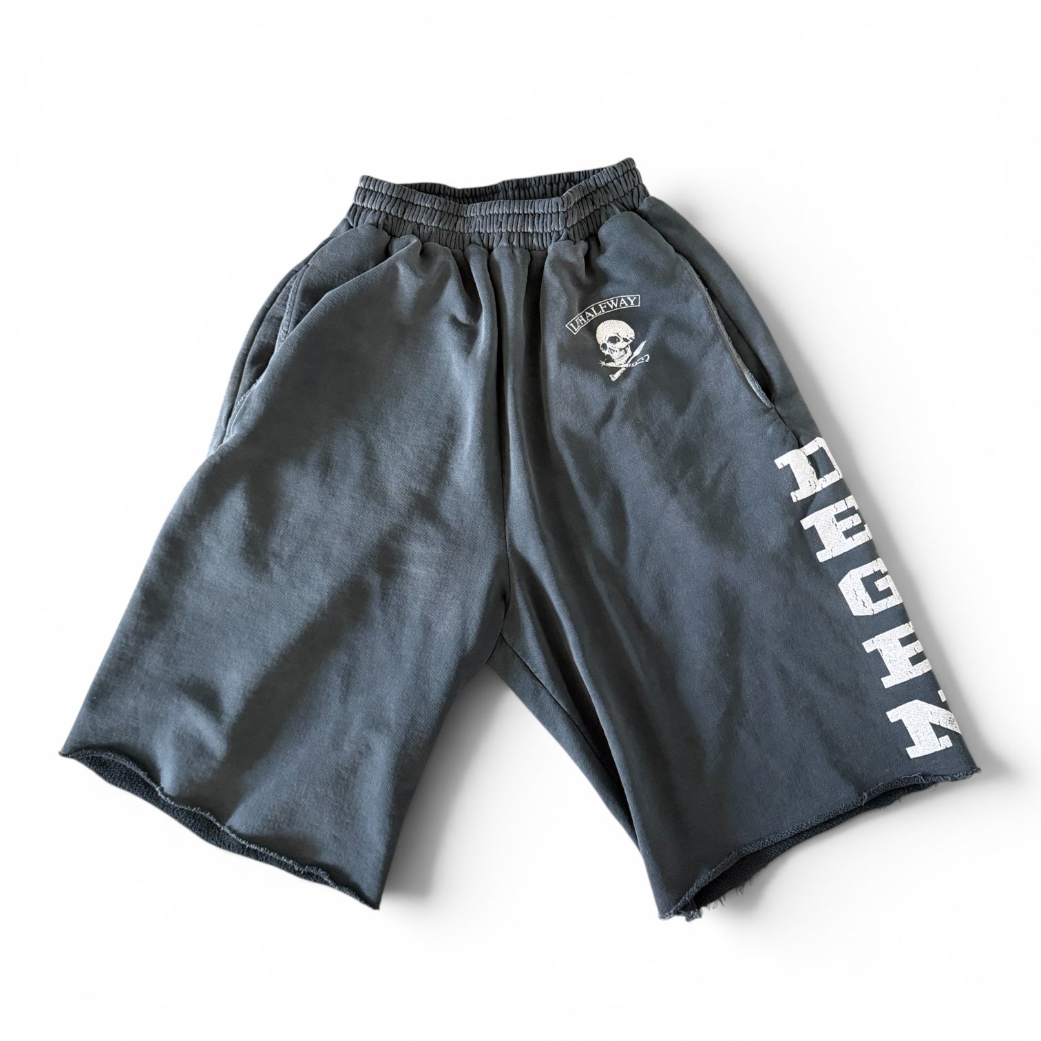 HEAVYWEIGHT DEGEN. 3/4 SHORT
