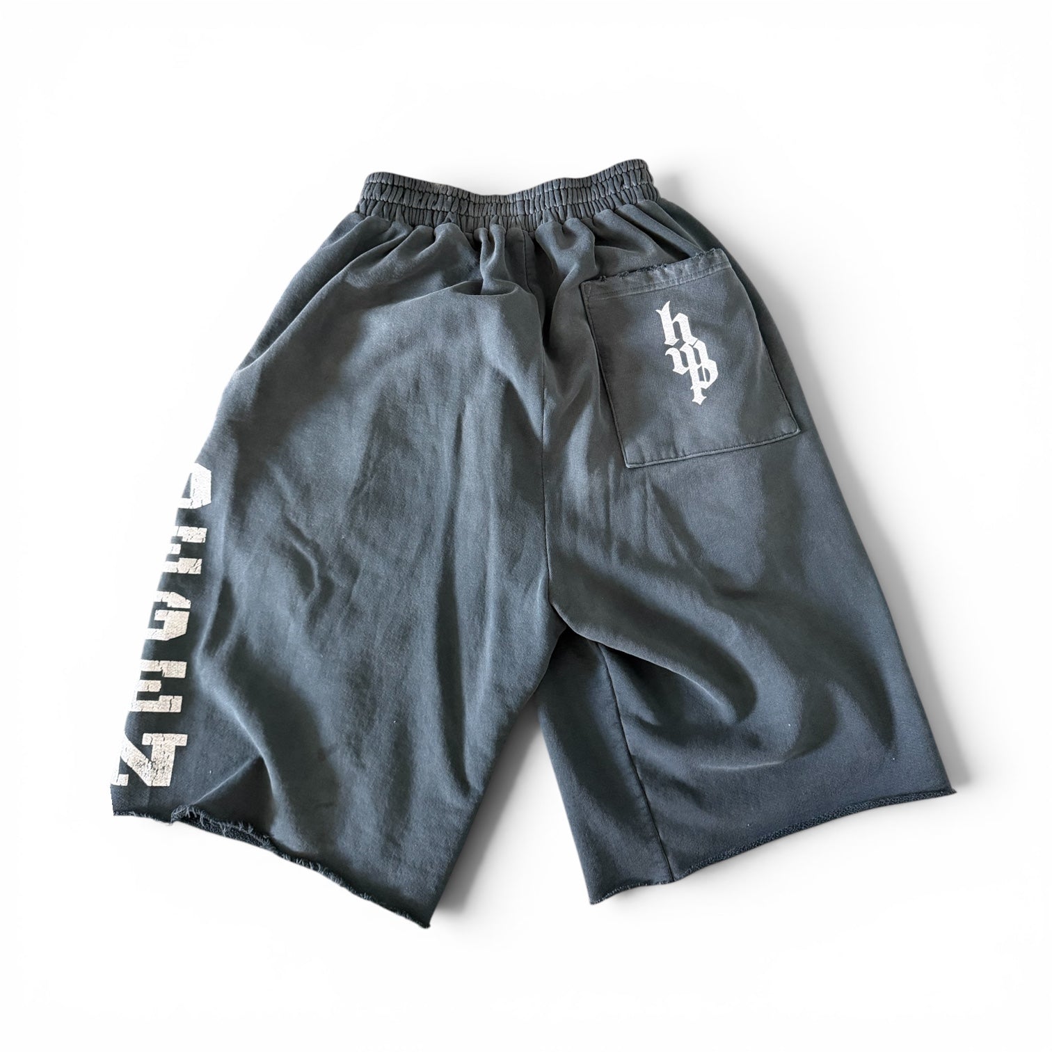 HEAVYWEIGHT DEGEN. 3/4 SHORT